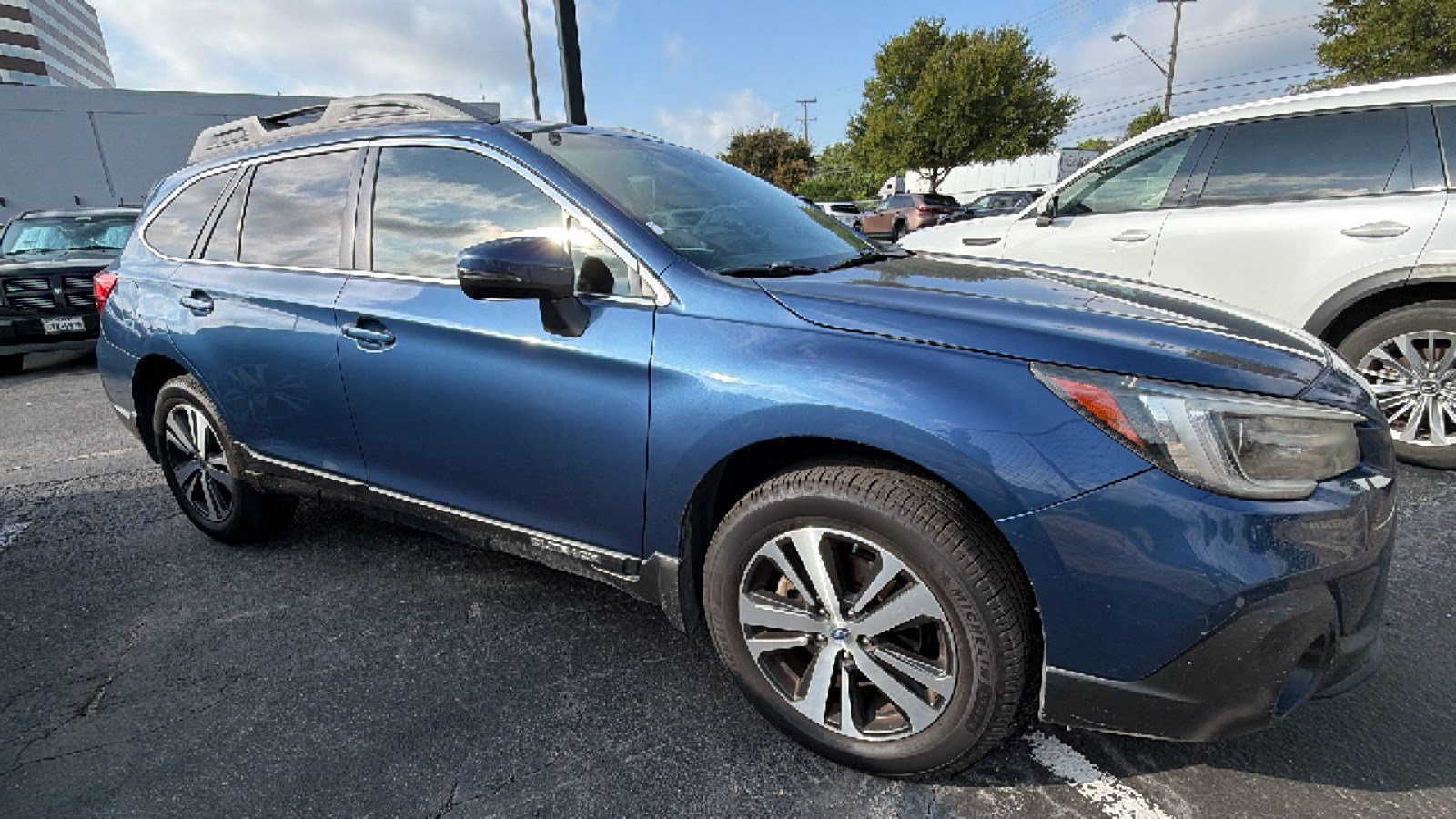 Used 2019 Subaru Outback 2.5i Limited w/ Popular Package #2 AWD/4WD image 2
