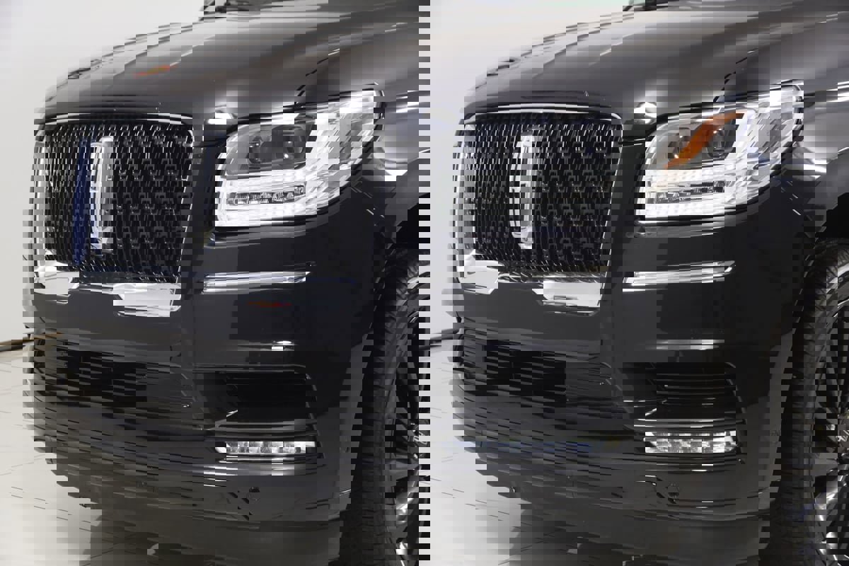 Used 2020 Lincoln Navigator L Reserve w/ Equipment Group 208A Reserve image 59