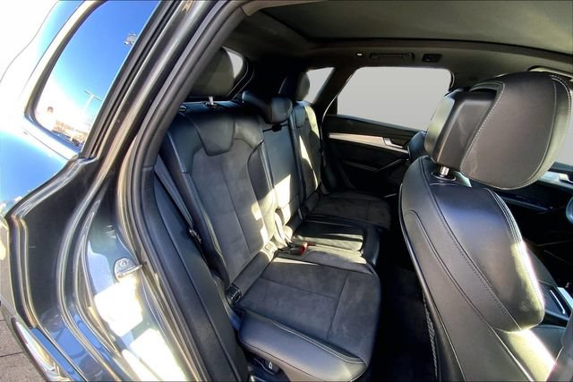Used 2021 Audi Q5 e Premium Plus w/ Premium Plus Package AWD/4WD image 19