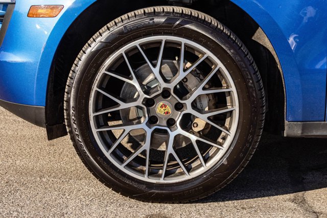 Used 2017 Porsche Macan S image 9