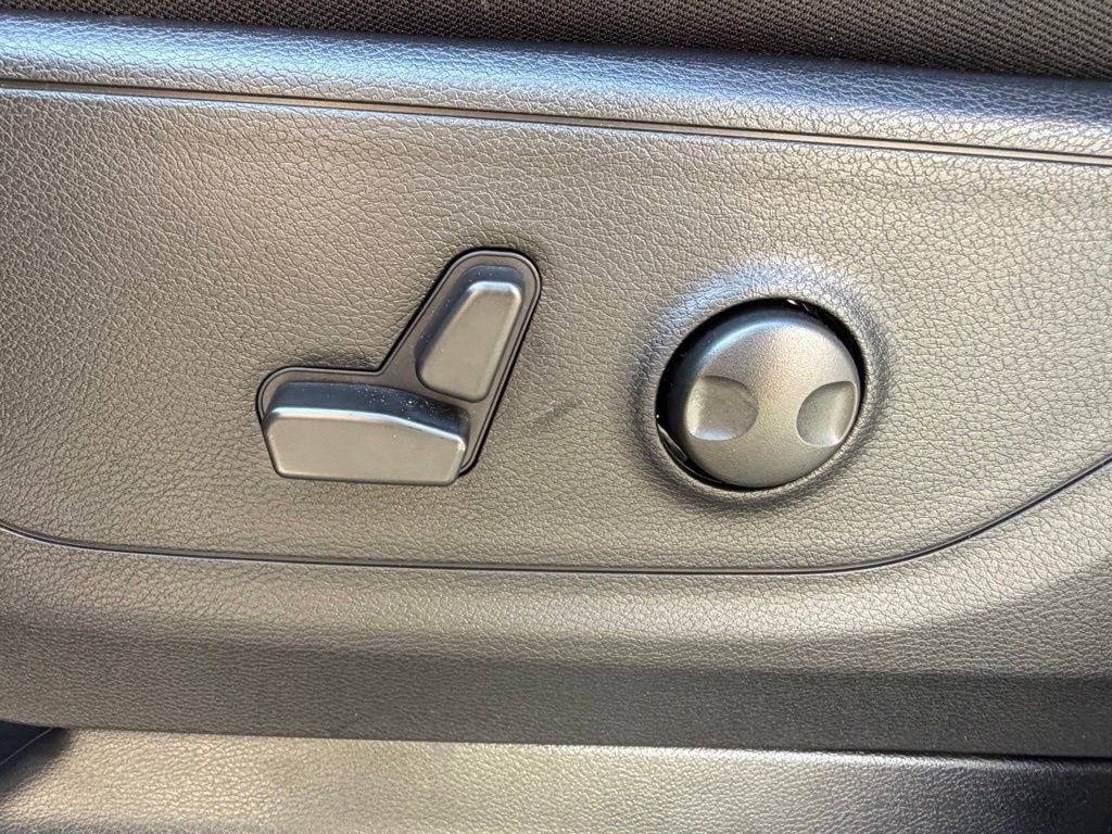 New 2026 RAM 1500 4x4 Crew Cab image 16