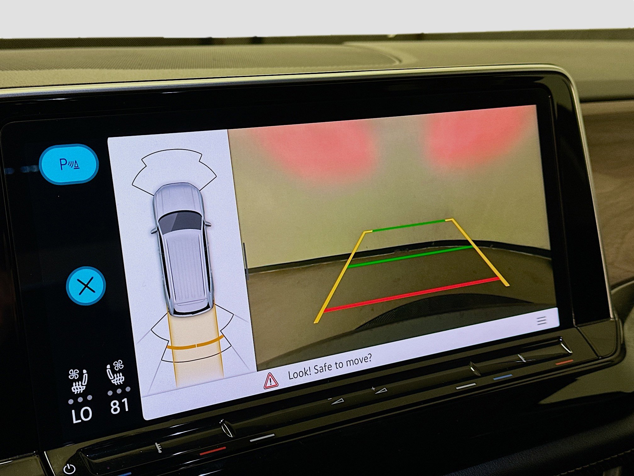 Used 2024 Volkswagen Atlas SE image 23