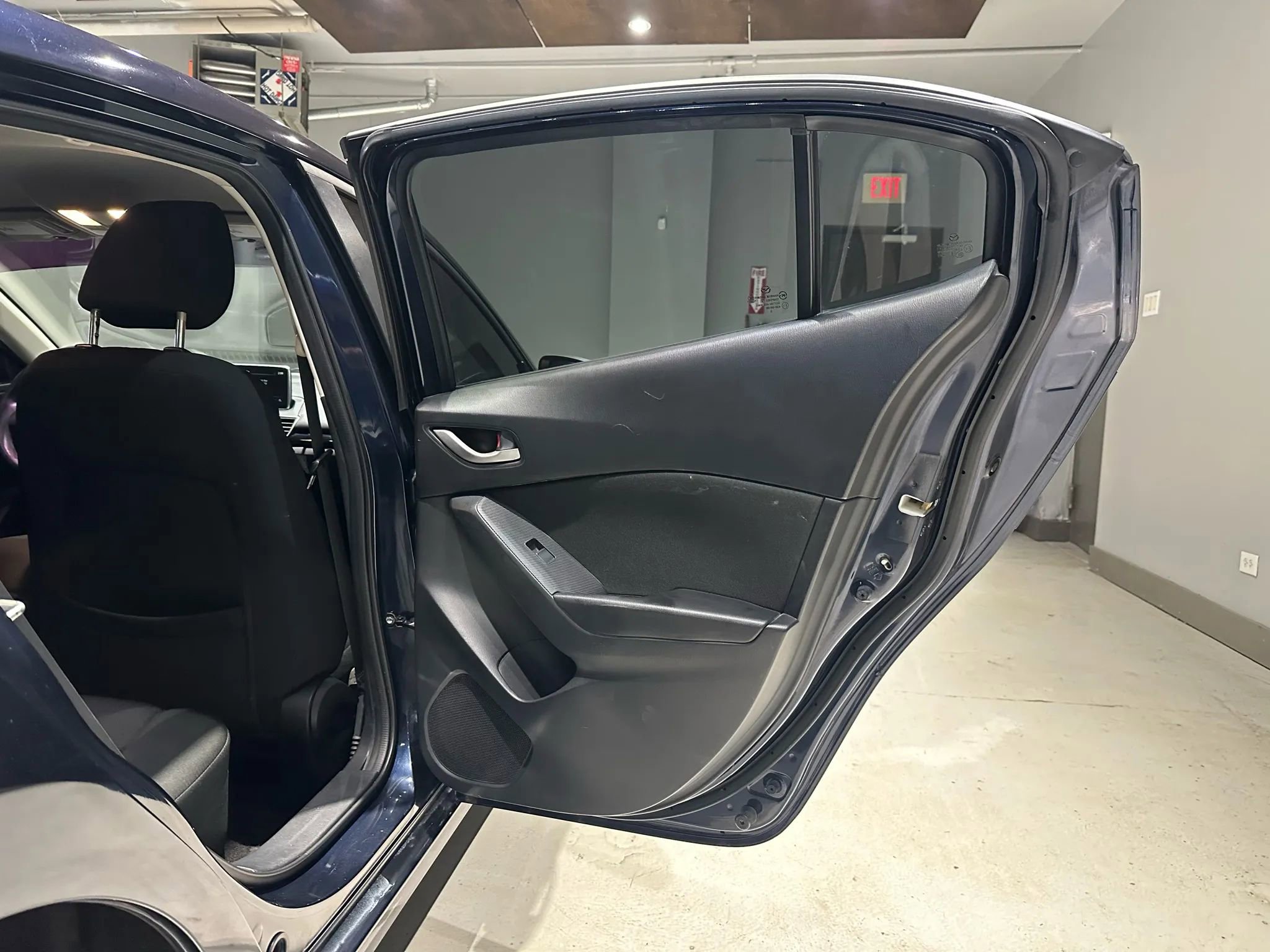 Used 2016 MAZDA MAZDA3 i Sport image 19