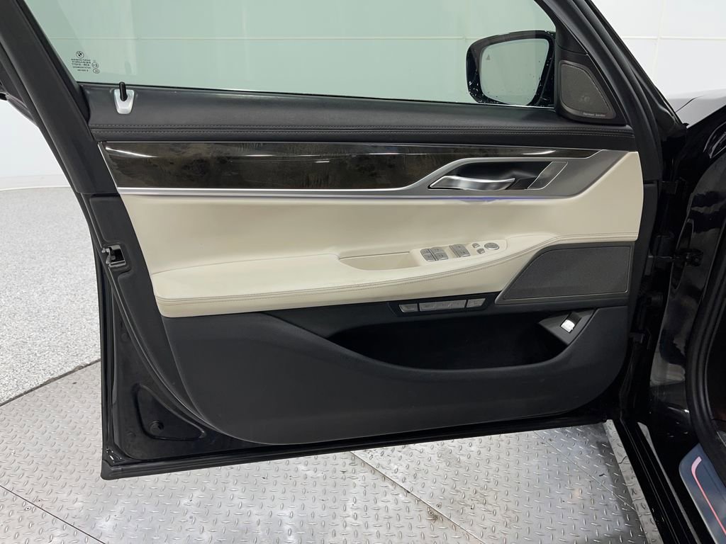 Used 2018 BMW 750i 750i image 15