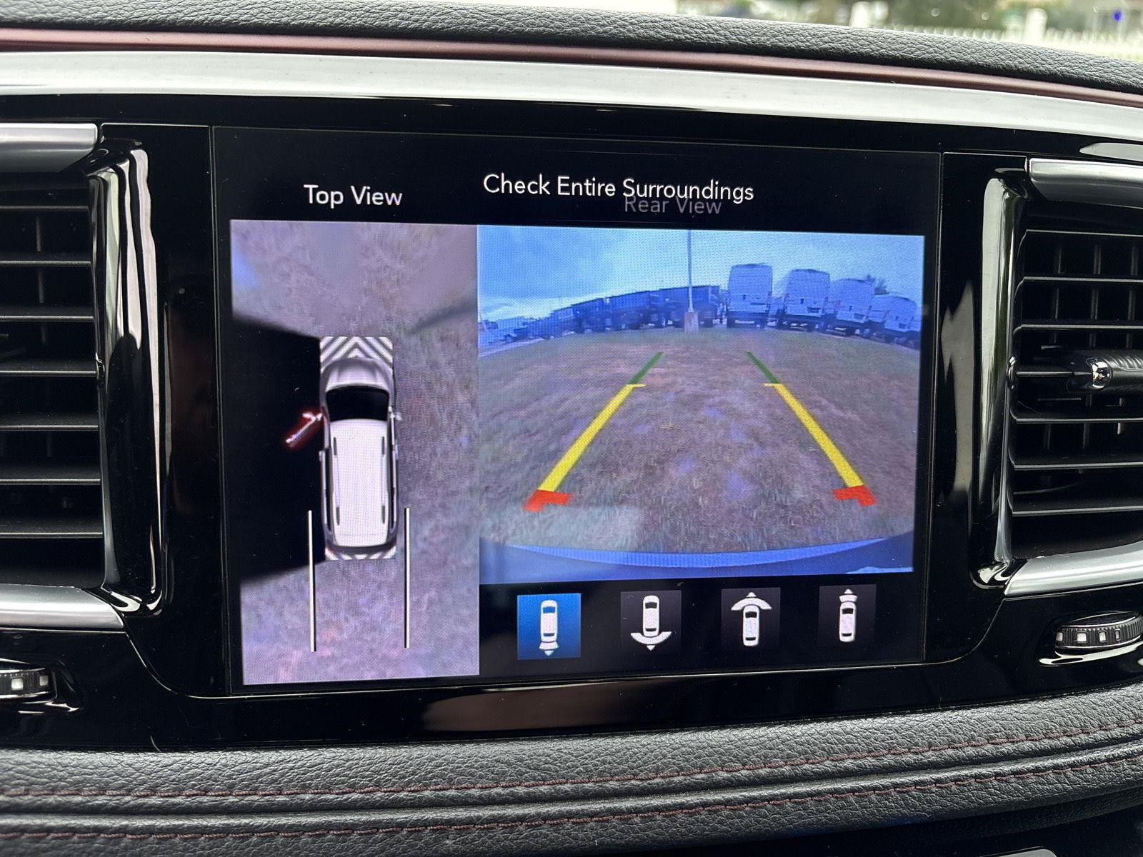 Used 2020 Chrysler Pacifica Limited FWD image 24