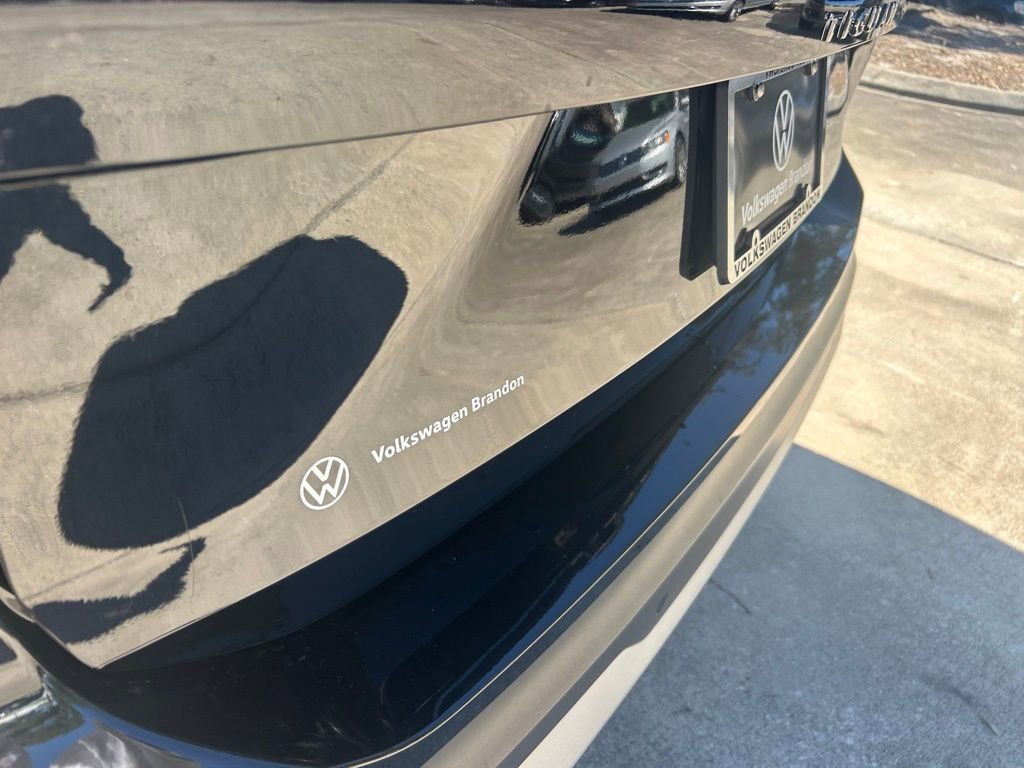 Used 2025 Volkswagen Tiguan S image 30