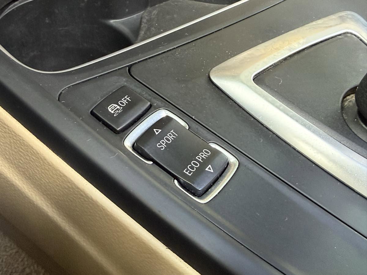 Used 2015 BMW 328i xDrive Sedan AWD/4WD image 16