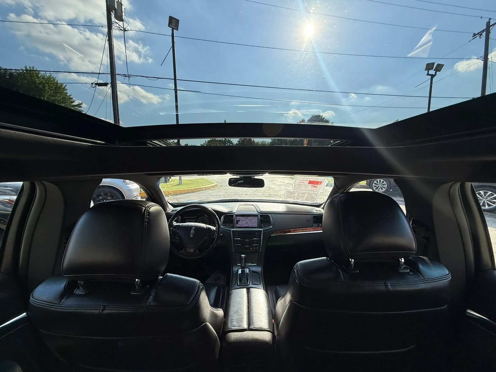 Used 2013 Lincoln MKS AWD image 25
