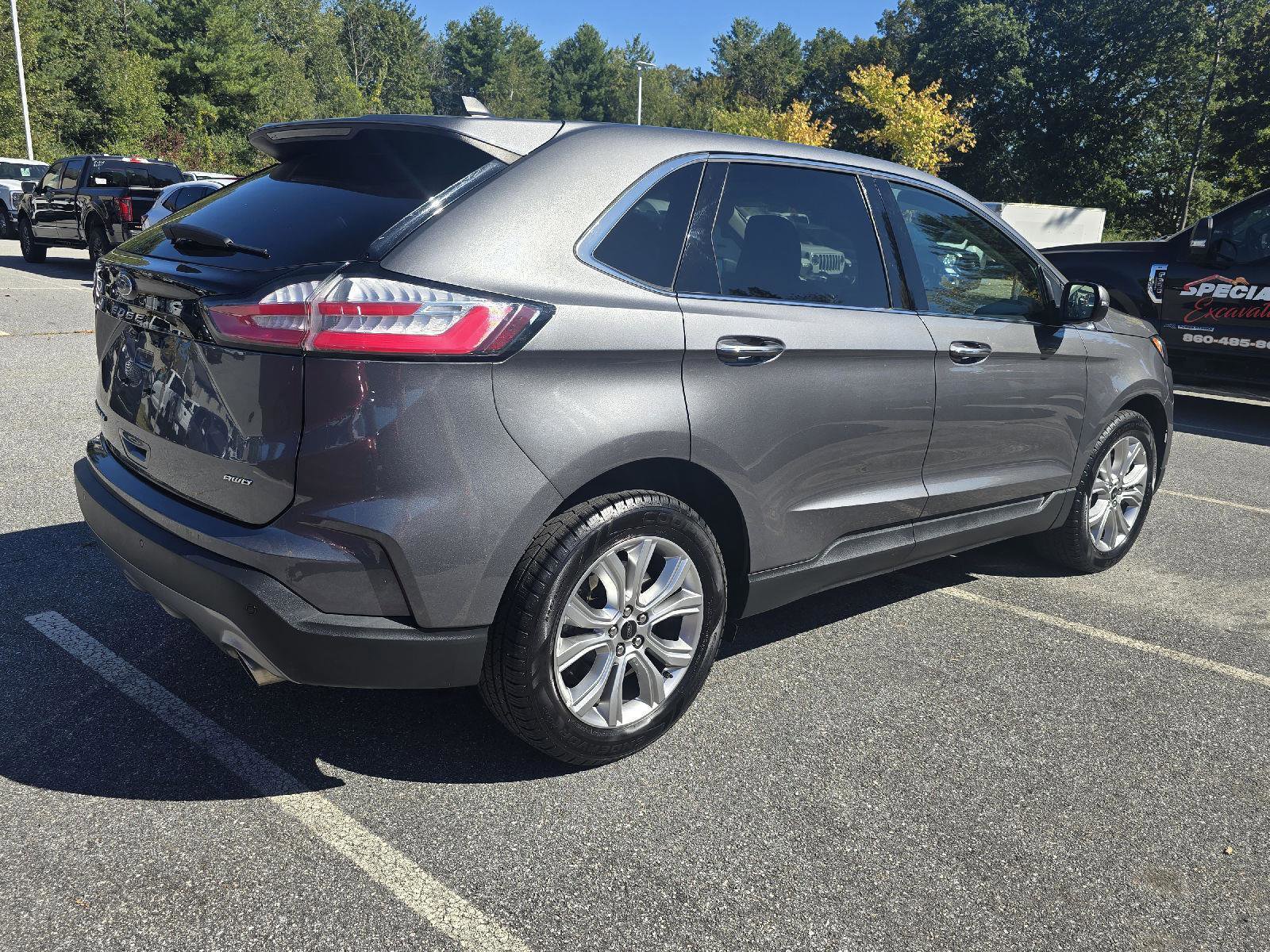 Used 2023 Ford Edge Titanium image 3