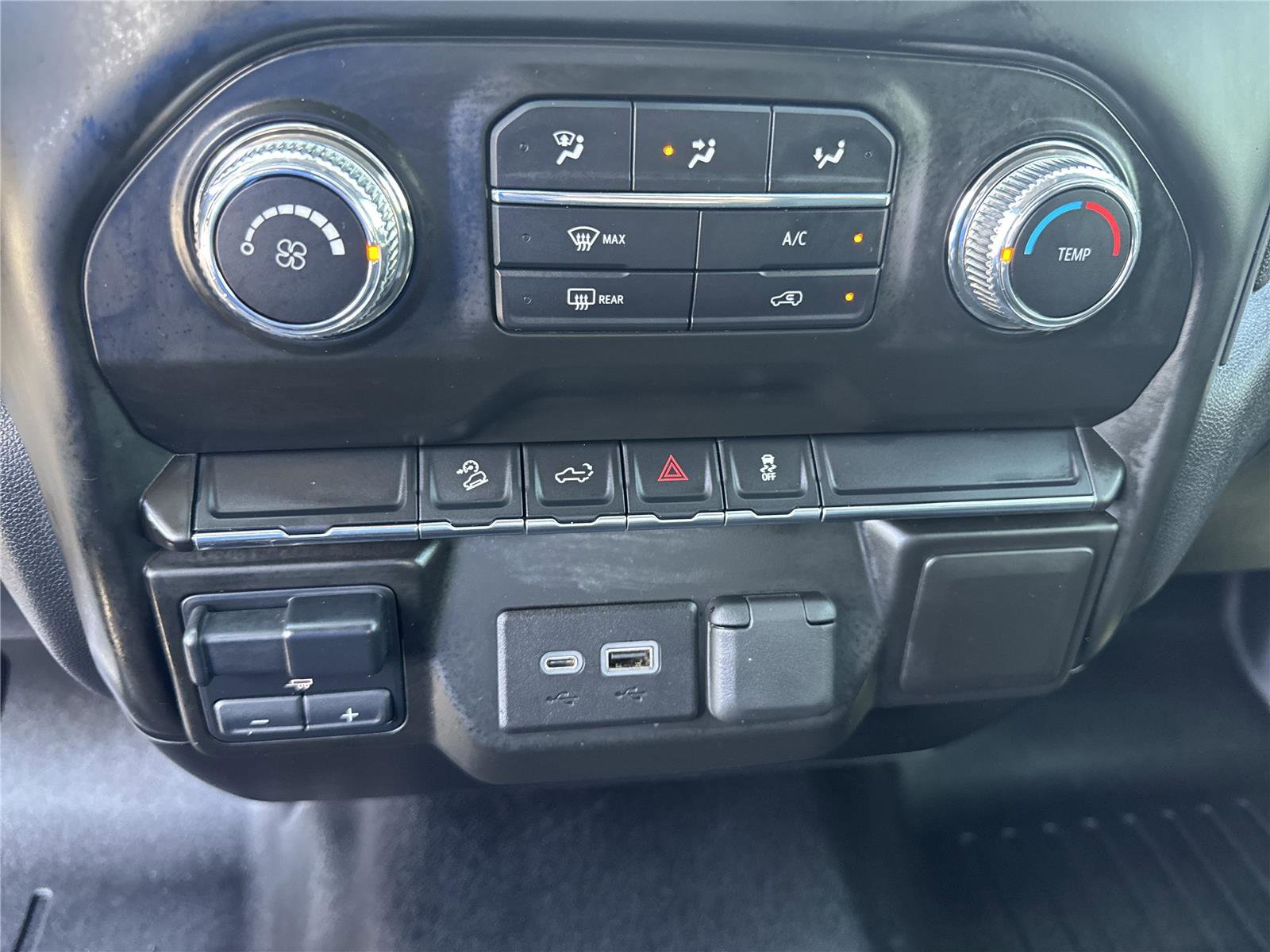 Used 2021 GMC Sierra 1500 4x4 Crew Cab w/ Sierra Value Package image 26