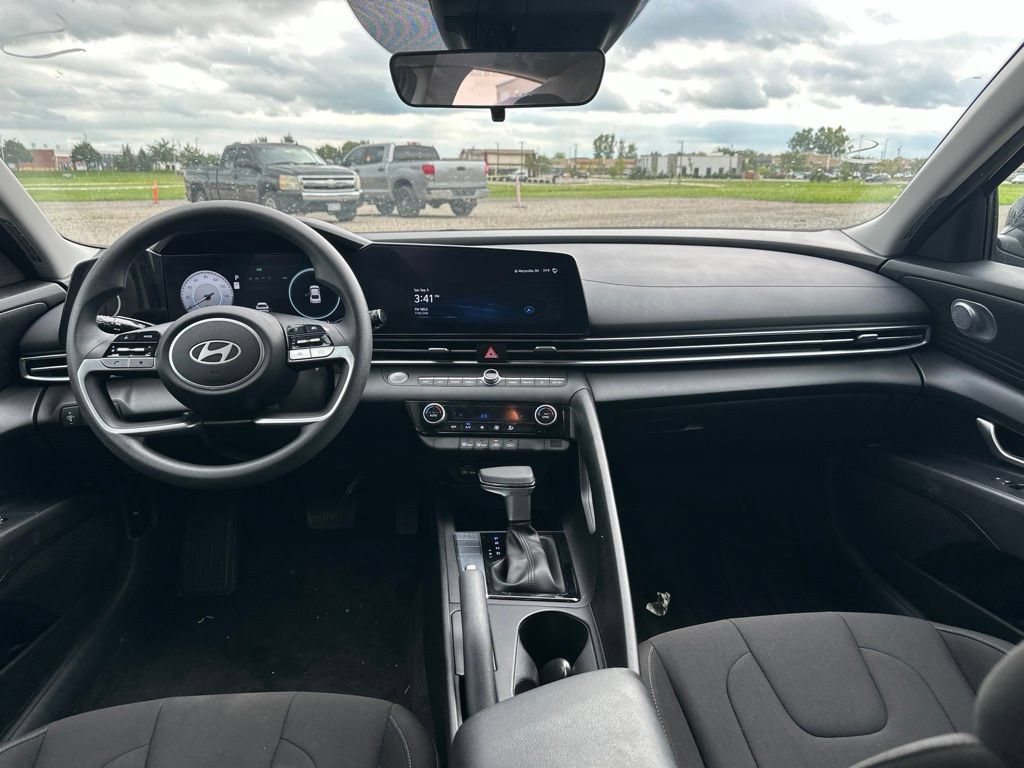 Used 2024 Hyundai Elantra SEL FWD image 16