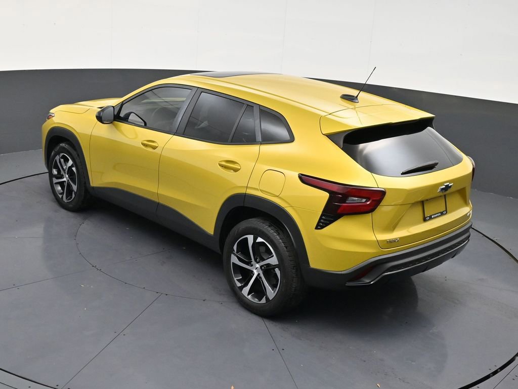 Used 2024 Chevrolet Trax RS w/ Sunroof Package image 16