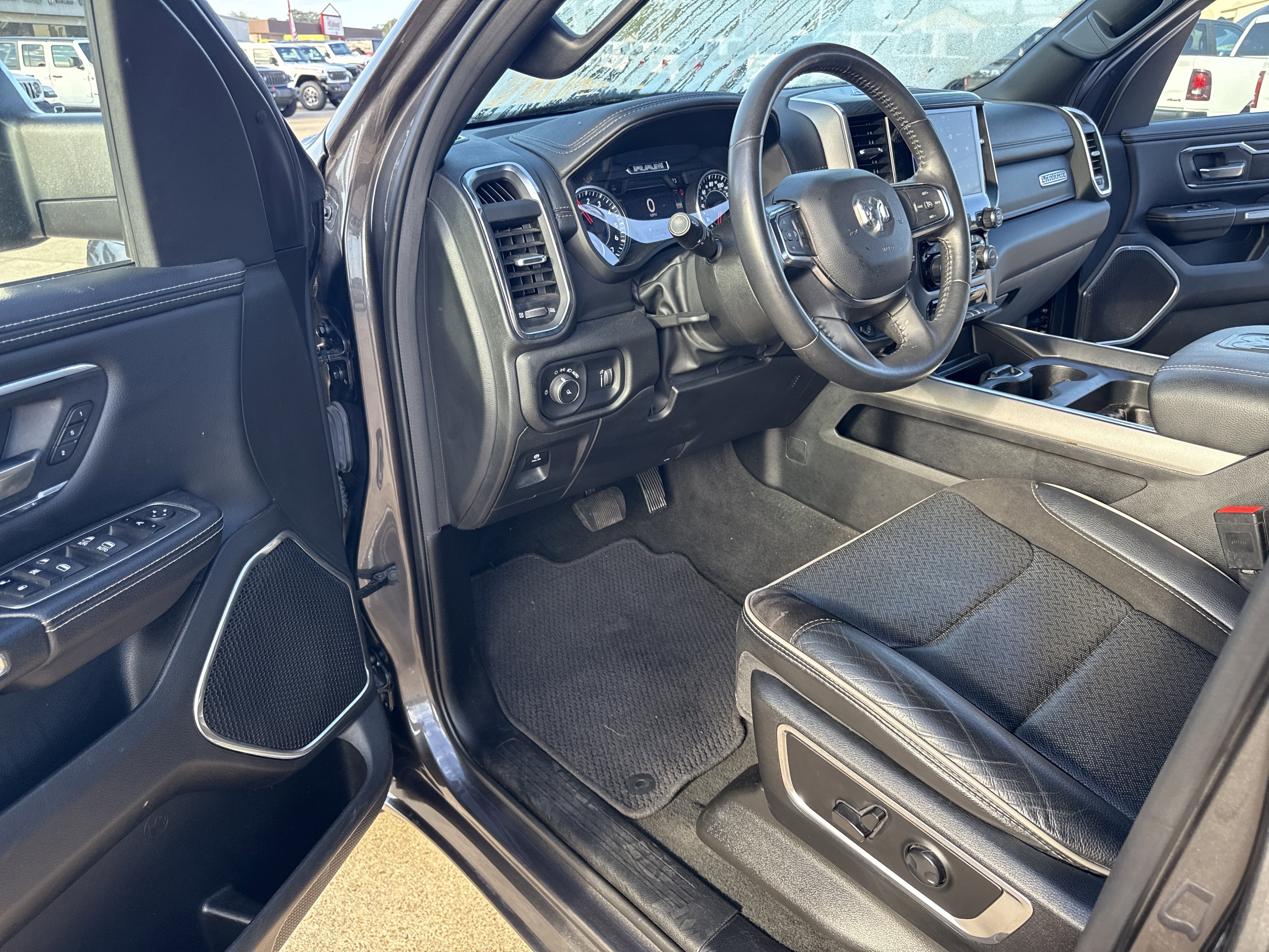 Used 2024 RAM 1500 Laramie image 15