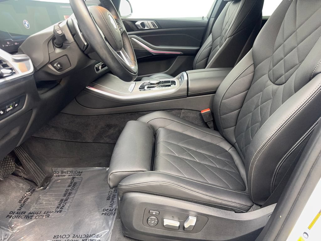 Used 2024 BMW X5 xDrive40i w/ Parking Assistance Package AWD/4WD image 27