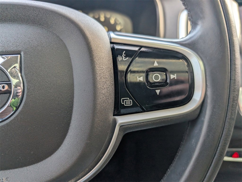 Used 2019 Volvo XC90 T6 Momentum w/ Protection Package Premier image 21