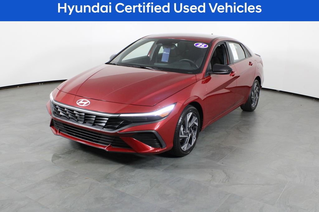 Certified 2025 Hyundai Elantra SEL image 2