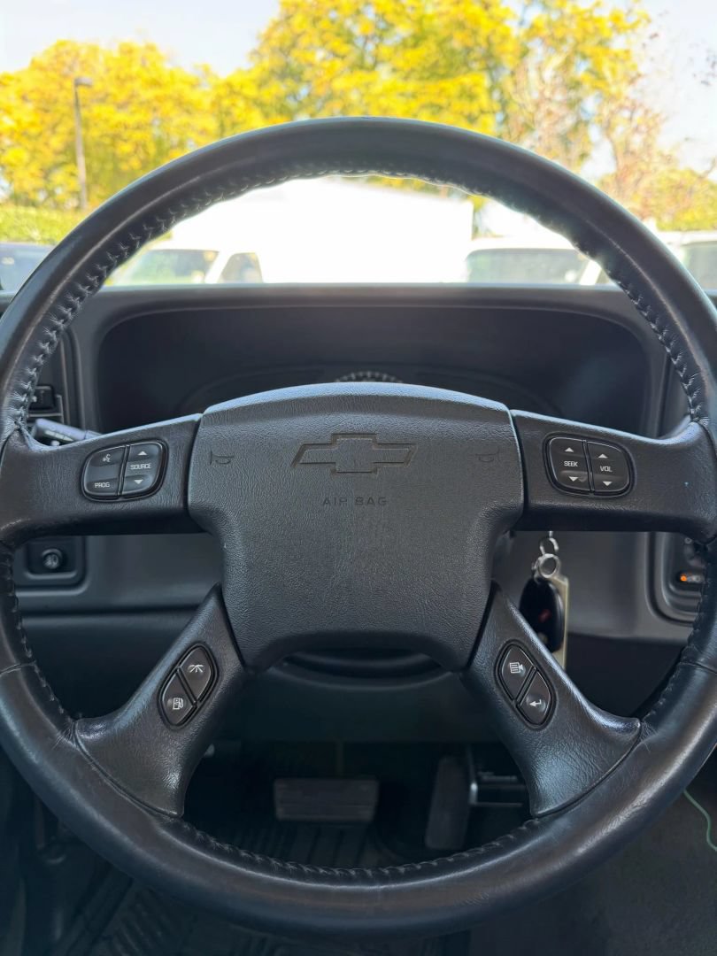 Used 2004 Chevrolet Silverado 3500 4x4 Crew Cab w/ Heavy-Duty Power Package image 13