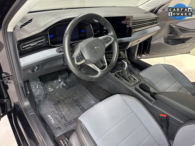 Used 2025 Volkswagen Jetta SE image 11