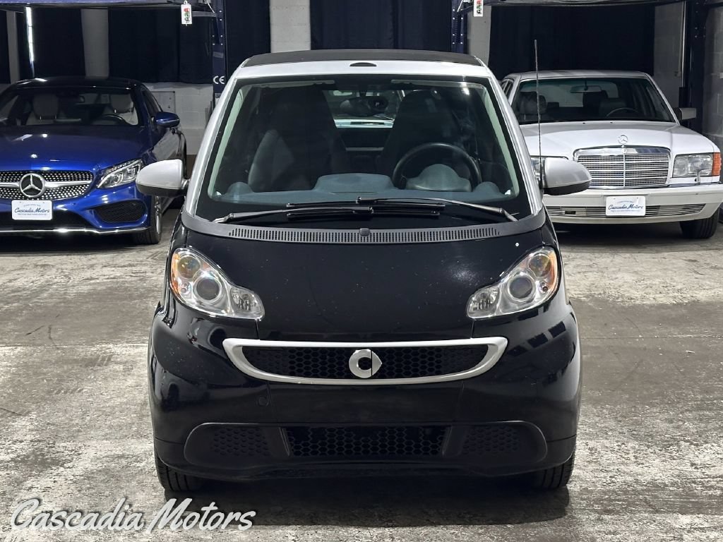 Used 2013 smart fortwo passion RWD image 3