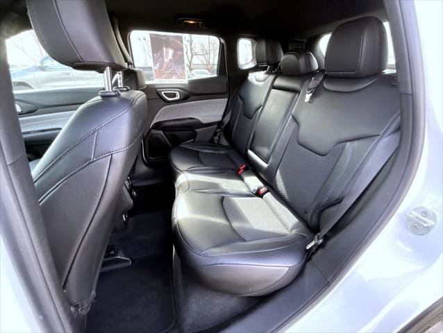 Certified 2025 Jeep Compass Latitude AWD/4WD image 20