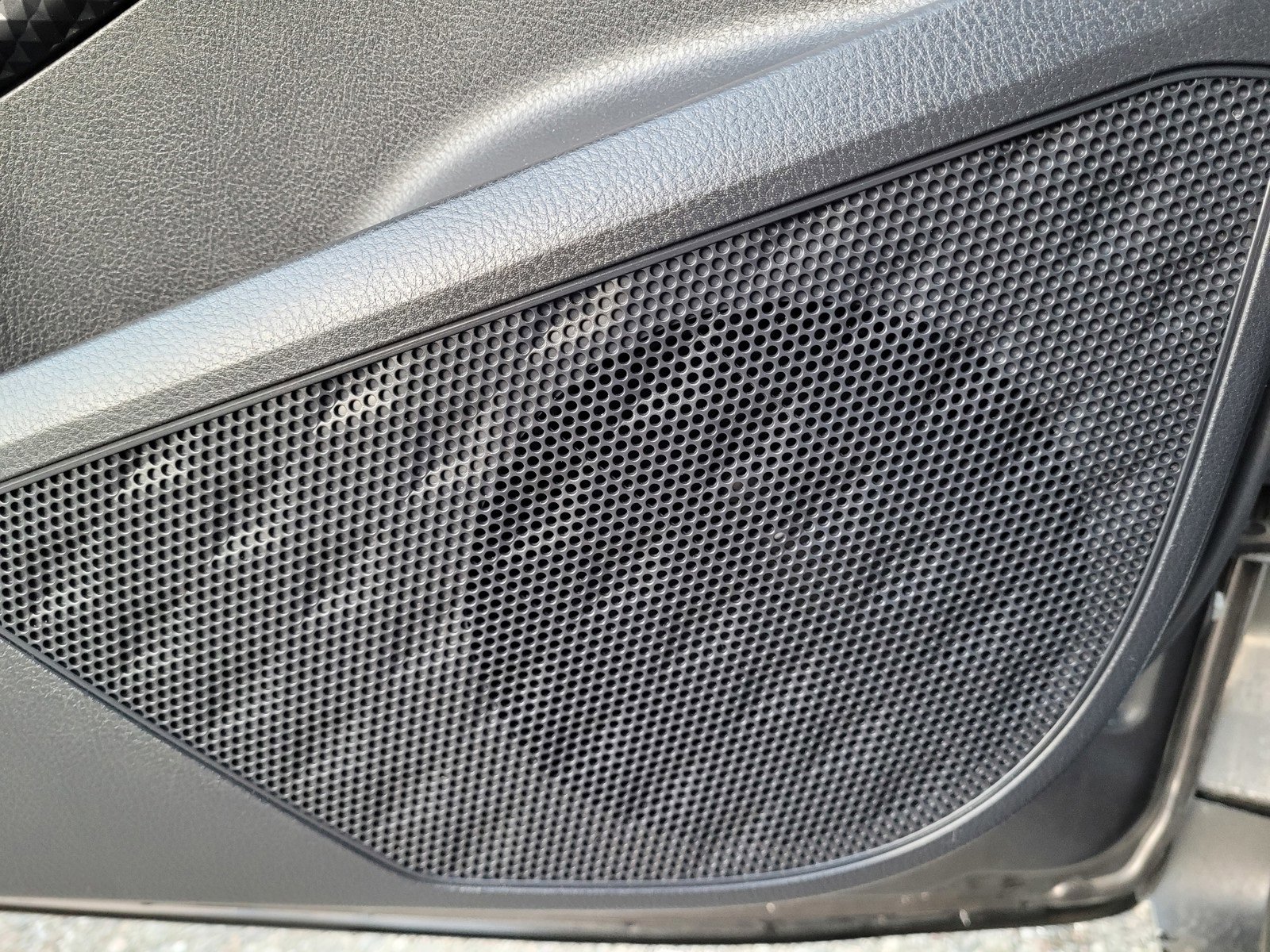 Used 2021 Toyota C-HR LE image 23