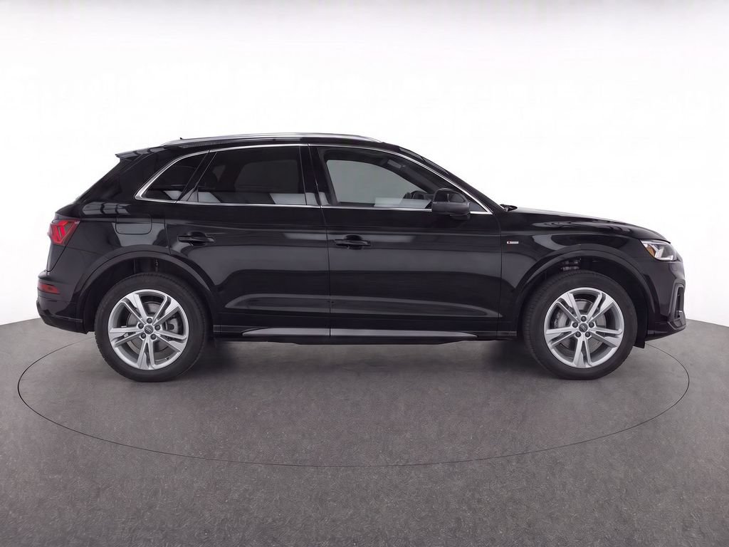 Used 2023 Audi Q3 2.0T Premium Plus w/ Premium Plus Package AWD/4WD image 4