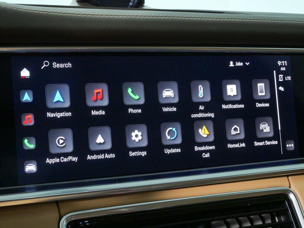 Certified 2023 Porsche Panamera 4 Platinum Edition AWD/4WD image 15