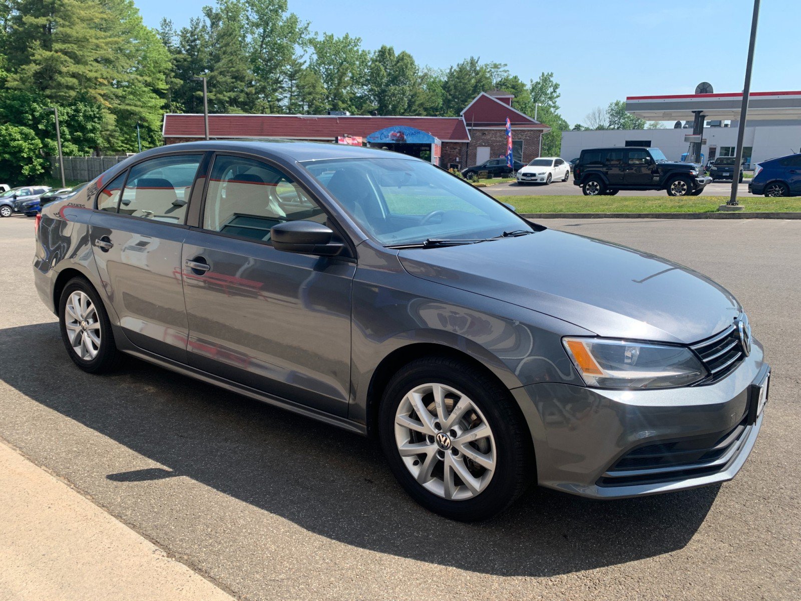 Used 2015 Volkswagen Jetta SE FWD image 3