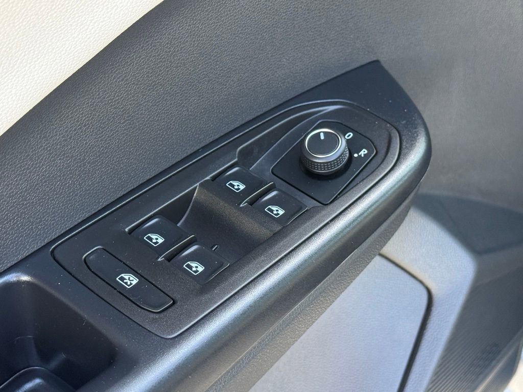 New 2026 Volkswagen Taos S image 10