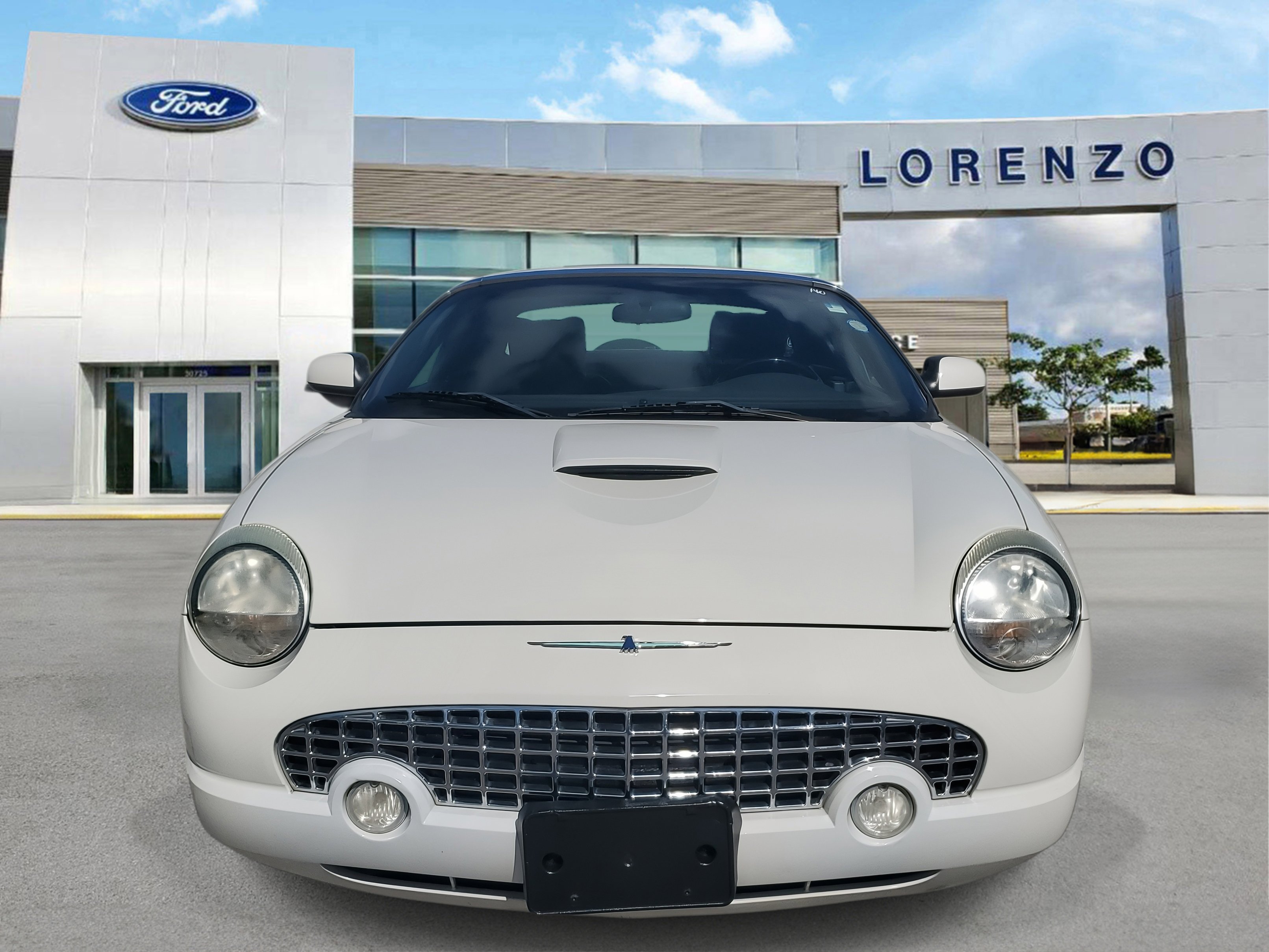 Used 2002 Ford Thunderbird image 2