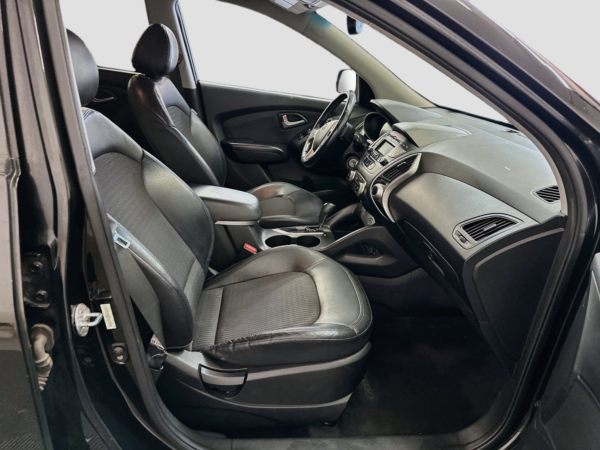 Used 2011 Hyundai Tucson GLS AWD/4WD image 30