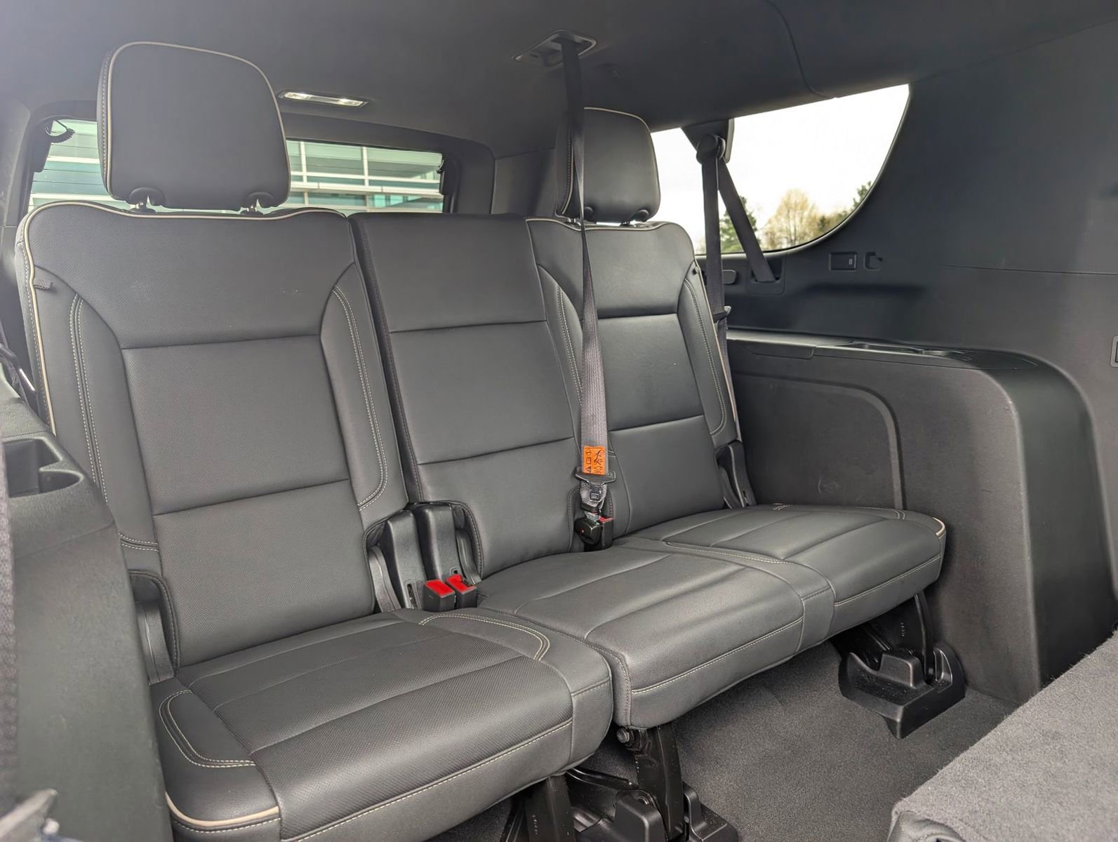 Used 2024 Chevrolet Suburban Premier AWD/4WD image 38