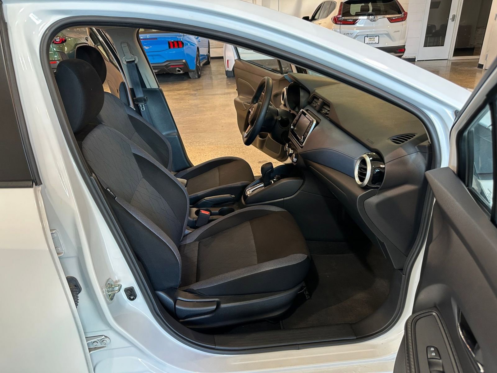 Used 2025 Nissan Versa SV image 35