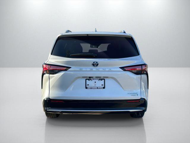 Certified 2023 Toyota Sienna Platinum image 6