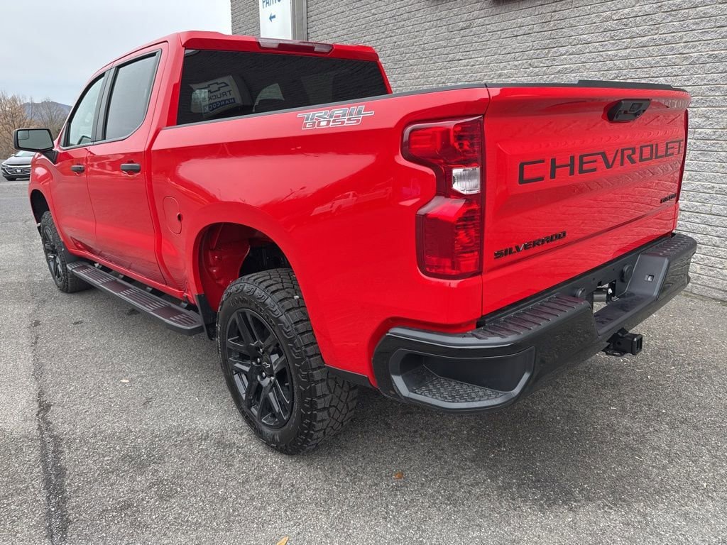 New 2026 Chevrolet Silverado 1500 Custom Trail Boss w/ LPO, Dark Essentials Package AWD/4WD image 5