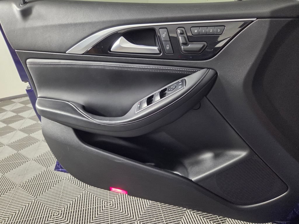 Used 2018 INFINITI QX30 Sport w/ Sport Leather Package FWD image 19