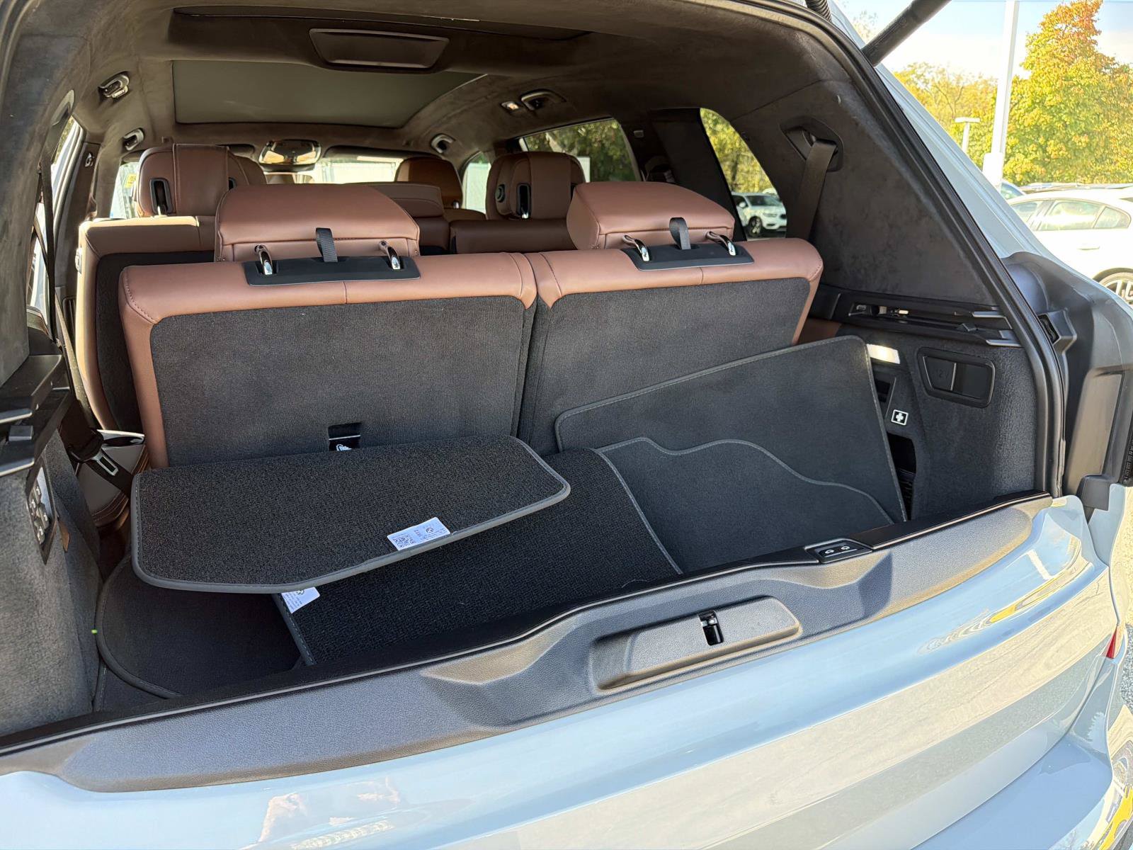 Certified 2024 BMW X7 xDrive40i w/ M Sport Package AWD/4WD image 31