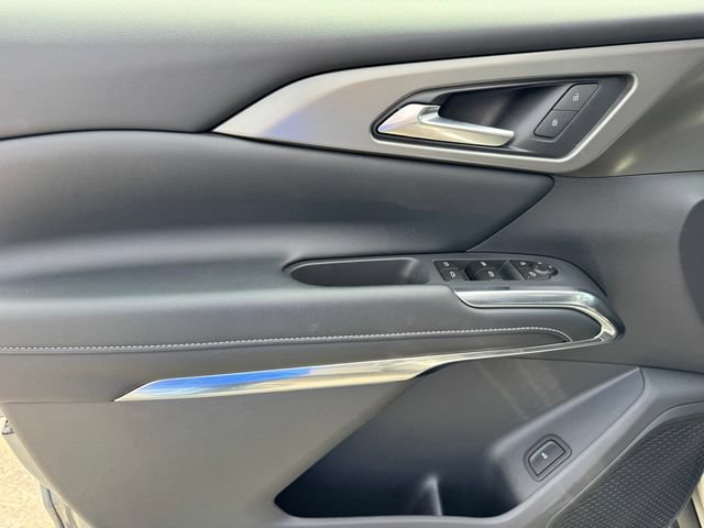 Used 2026 Chevrolet Traverse LT w/ LPO, Floor Liner Package FWD image 18