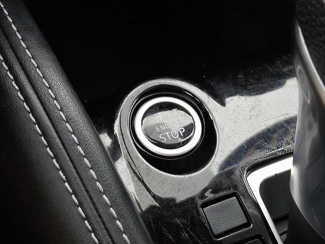 Used 2019 Nissan Kicks SR w/ SR Premium Package FWD image 26