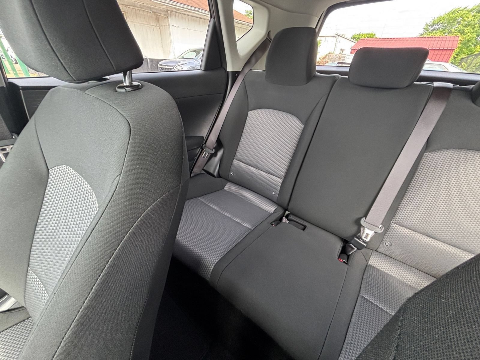 Used 2025 Kia Soul LX w/ LX Technology Package FWD image 38