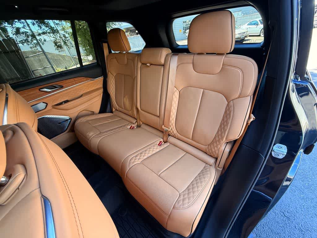 Used 2023 Jeep Grand Cherokee Summit AWD/4WD image 27