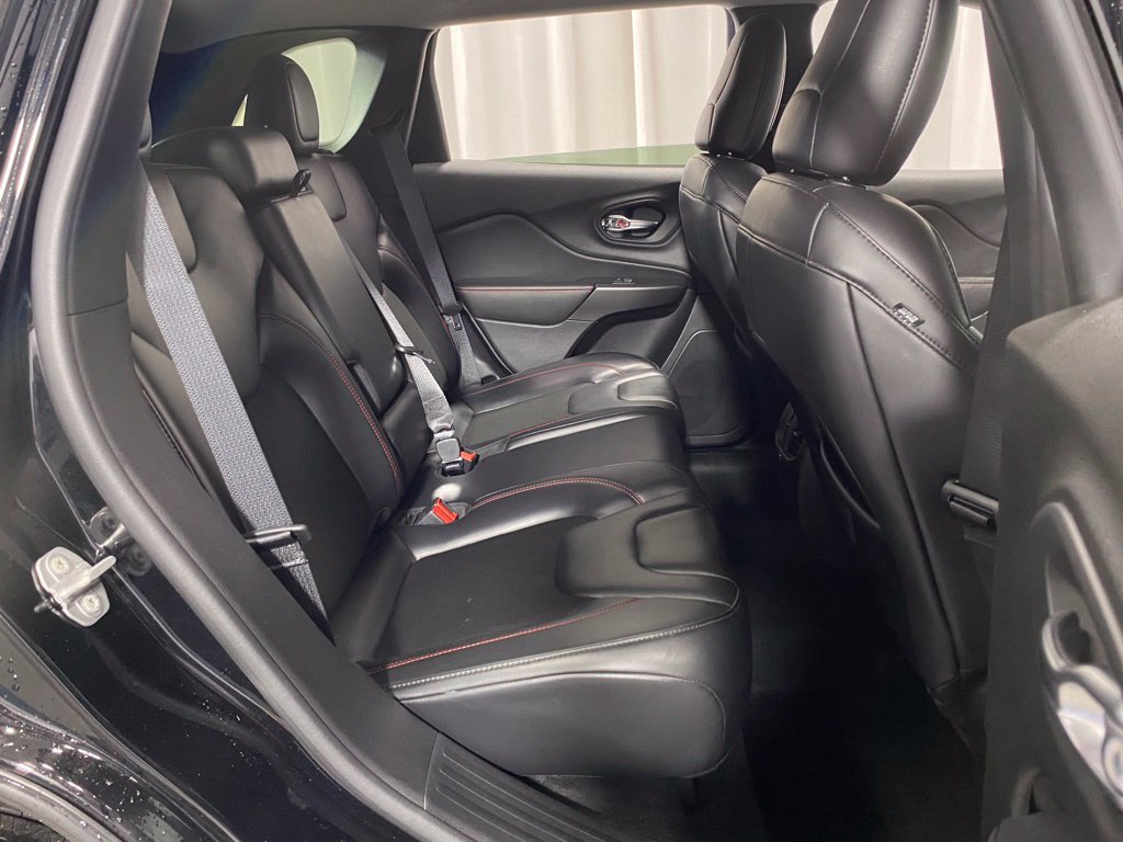 Used 2021 Jeep Cherokee Trailhawk AWD/4WD image 29