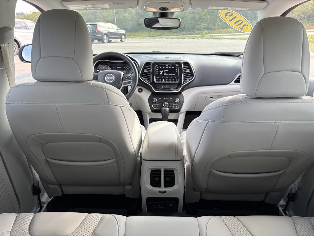 Used 2019 Jeep Cherokee Limited image 23