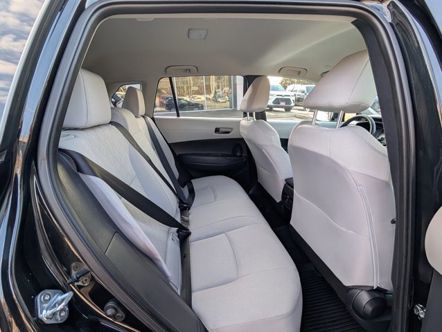 Used 2025 Toyota Corolla Cross LE image 19