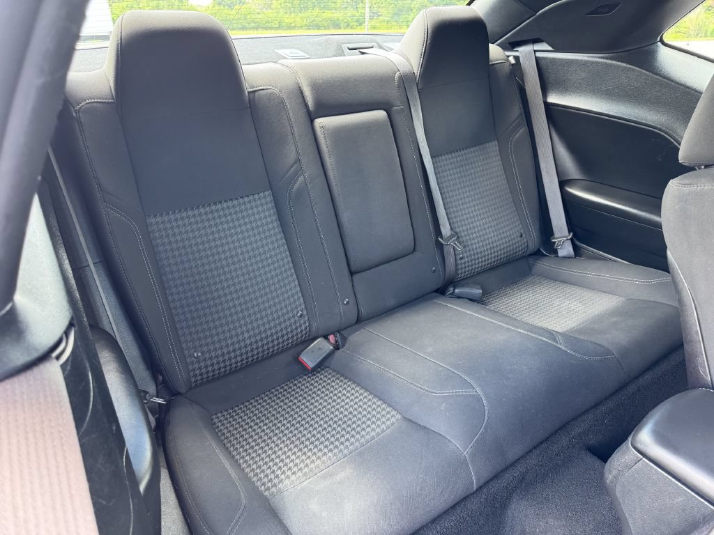 Used 2019 Dodge Challenger SXT RWD image 9