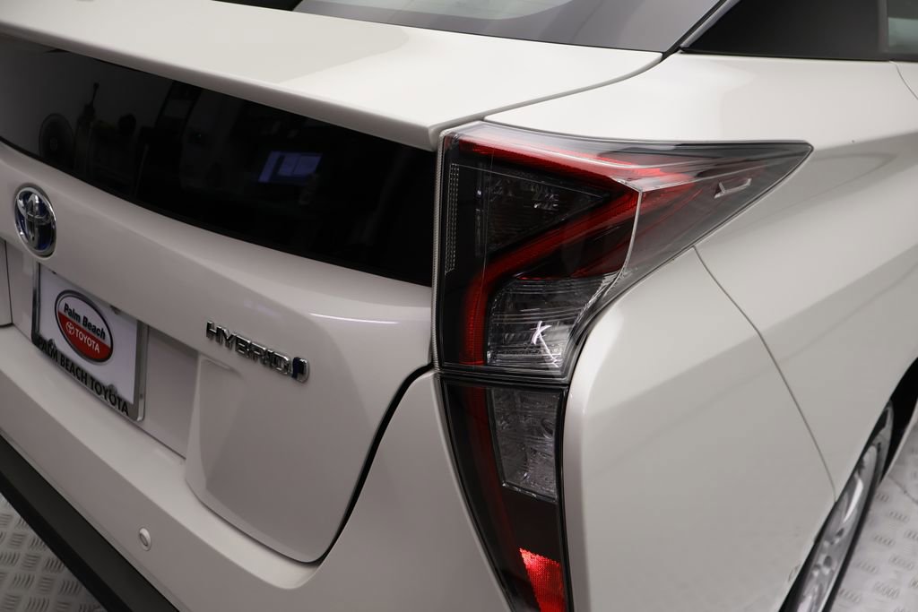 Used 2018 Toyota Prius Four FWD image 9