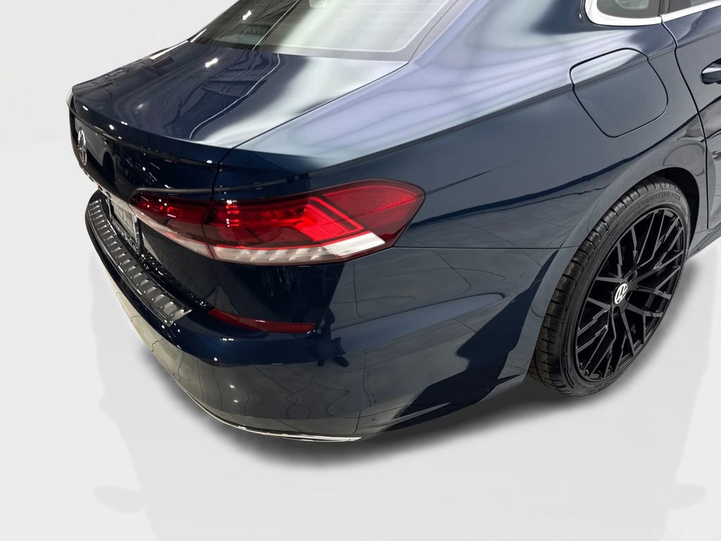 Used 2022 Volkswagen Passat 2.0T SE FWD image 16