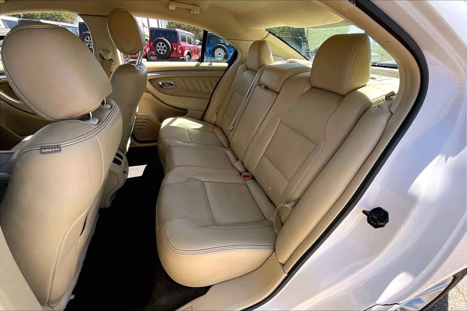 Used 2015 Ford Taurus SEL w/ Equipment Group 201A FWD image 18