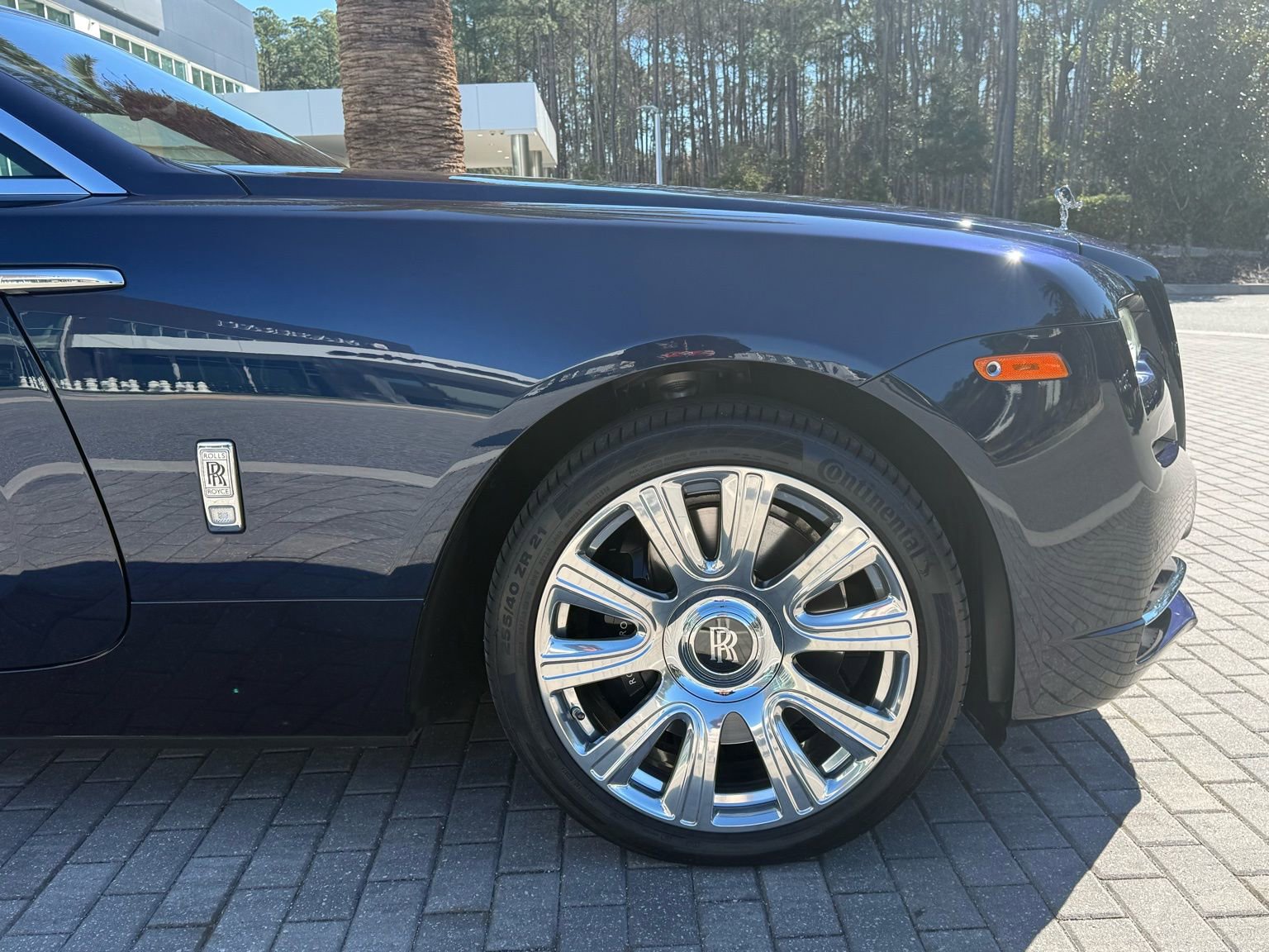 Used 2018 Rolls-Royce Dawn image 6