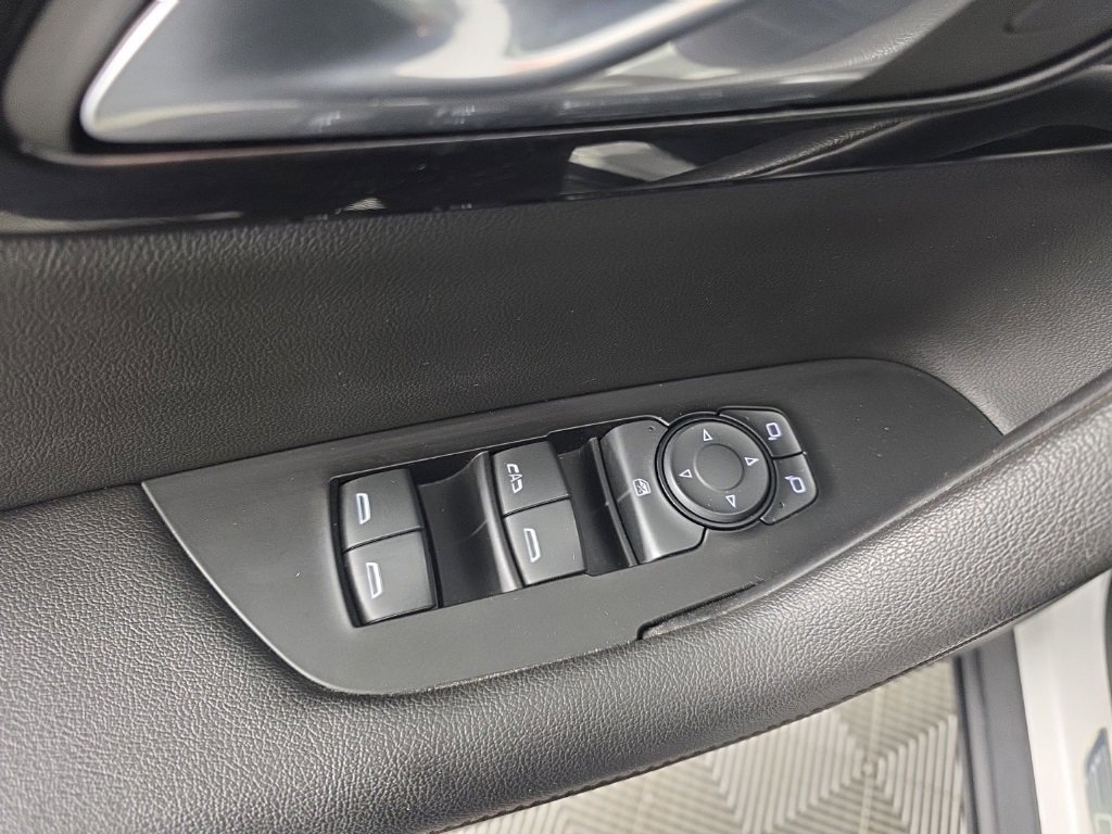 Used 2023 Chevrolet Blazer Premier image 15